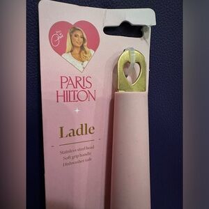 NWT Paris Hilton 🎀 Ladle with pink silicone handle & heart detail in gold